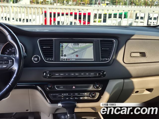 Kia Carnival 9-seater Luxury 2018 — фото 20