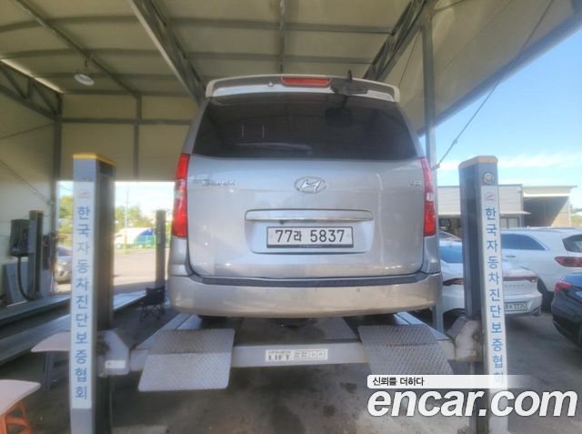 Hyundai Grand Starex 12-Seater Wagon CVX Luxury 2015 — фото 2