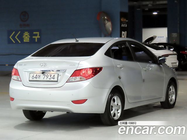 Hyundai Accent (New) 1.4 VVT Premier 2012 — фото 2