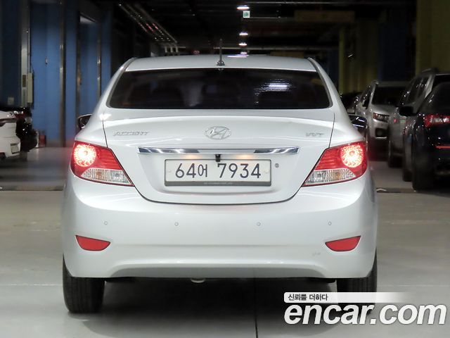 Hyundai Accent (New) 1.4 VVT Premier 2012 — фото 4
