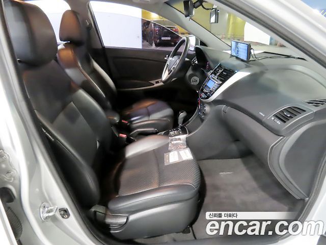 Hyundai Accent (New) 1.4 VVT Premier 2012 — фото 16