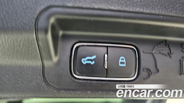 Ford Explorer (VI) 2.3 LimIted 4WD 2020 — фото 18