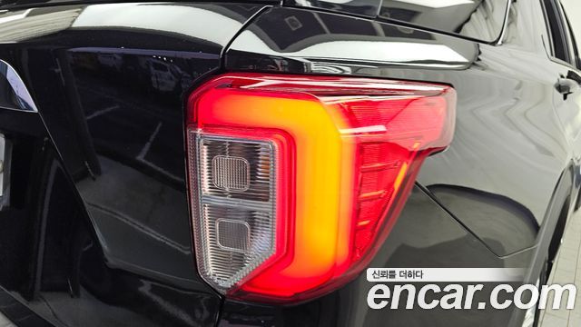 Ford Explorer (VI) 2.3 LimIted 4WD 2020 — фото 23