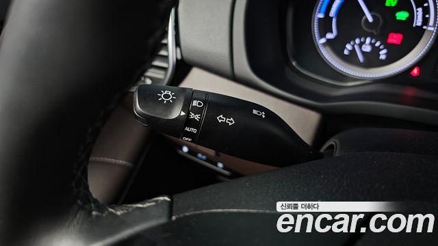 Hyundai Grandeur Hybrid (IG) Exclusive Special 2019 — фото 18