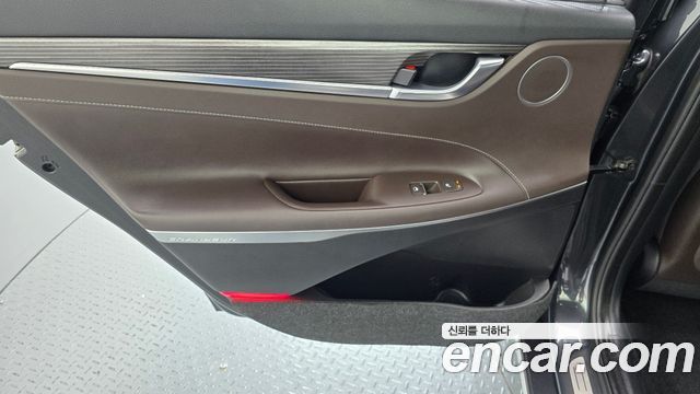 Hyundai Grandeur (IG) 3.0 Exclusive Special 2018 — фото 25