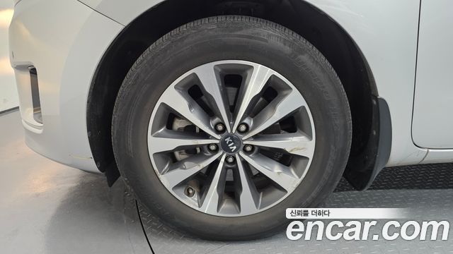 Kia Carnival 11-seater Prestige 2015 — фото 5