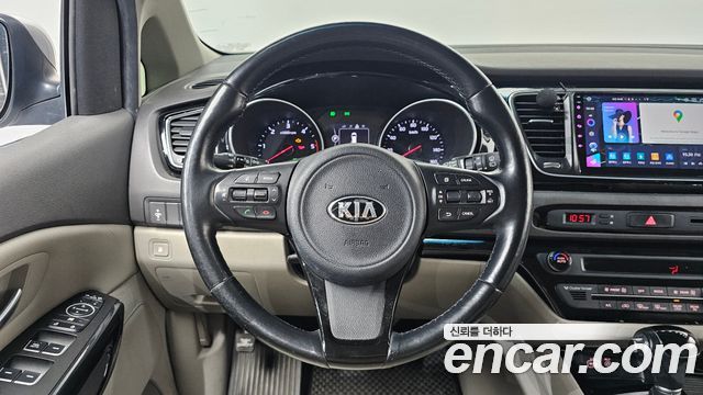 Kia Carnival 11-seater Prestige 2015 — фото 13