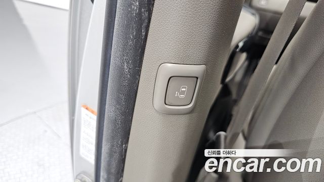 Kia Carnival 11-seater Prestige 2015 — фото 18