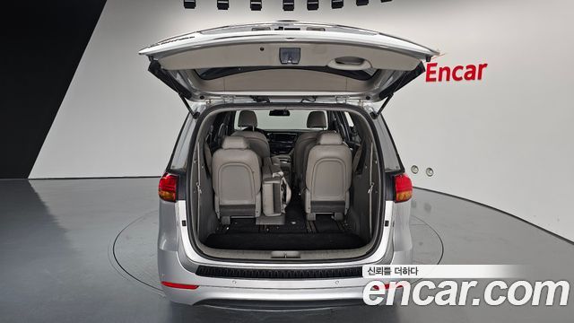 Kia Carnival 11-seater Prestige 2015 — фото 20