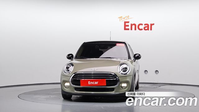 MINI Cooper 5Door Standard 3rd 2019 — фото 3