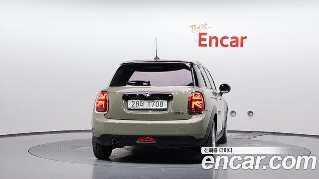 MINI Cooper 5Door Standard 3rd 2019 — фото 4