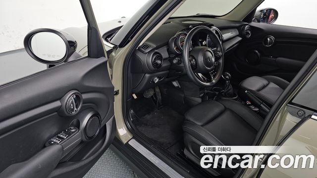 MINI Cooper 5Door Standard 3rd 2019 — фото 10