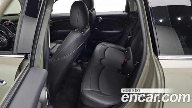 MINI Cooper 5Door Standard 3rd 2019 — фото 11
