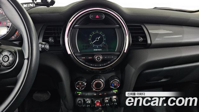 MINI Cooper 5Door Standard 3rd 2019 — фото 14