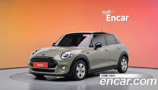 MINI Cooper 5Door Standard 3rd