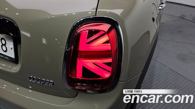 MINI Cooper 5Door Standard 3rd 2019 — фото 23