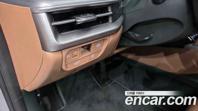 Hyundai Grandeur (GN7) 2,5 Gasoline 2WD Premium 2024 — фото 19