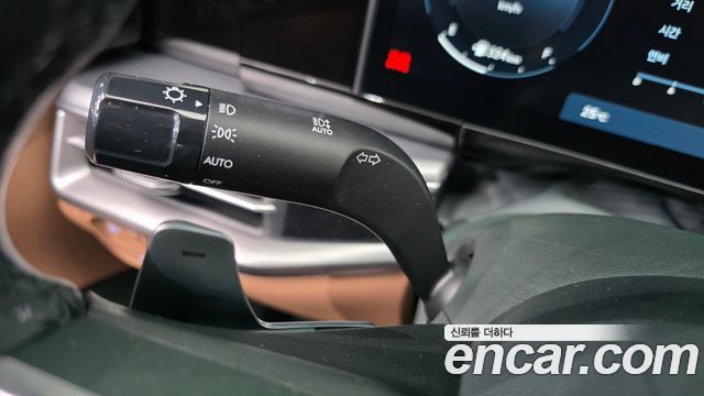Hyundai Grandeur (GN7) 2,5 Gasoline 2WD Premium 2024 — фото 29