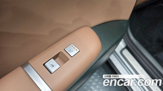 Hyundai Grandeur (GN7) 2,5 Gasoline 2WD Premium 2024 — фото 30