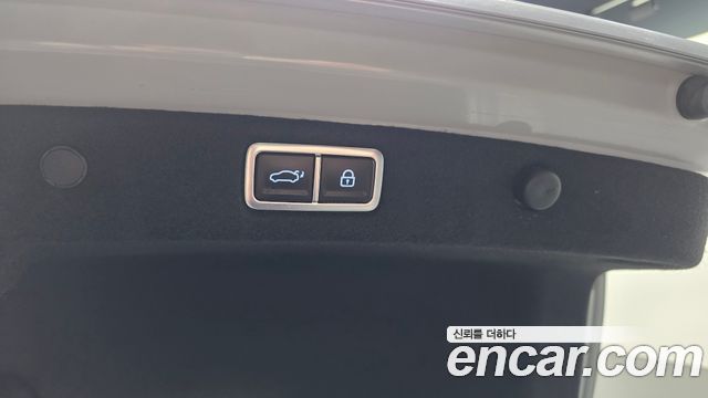 Hyundai Grandeur (GN7) 2,5 Gasoline 2WD Premium 2024 — фото 32