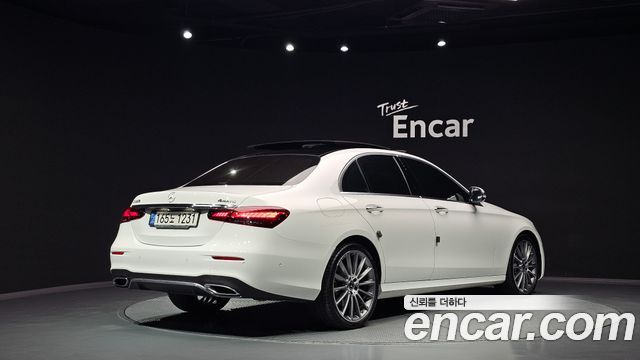 Mercedes-Benz E-Class (W213) E350 4MATIC AMG Line 2022 — фото 2