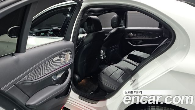 Mercedes-Benz E-Class (W213) E350 4MATIC AMG Line 2022 — фото 12