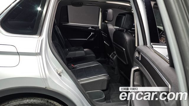 Volkswagen Tiguan (II) 2.0 TDI Prestige 2018 — фото 11