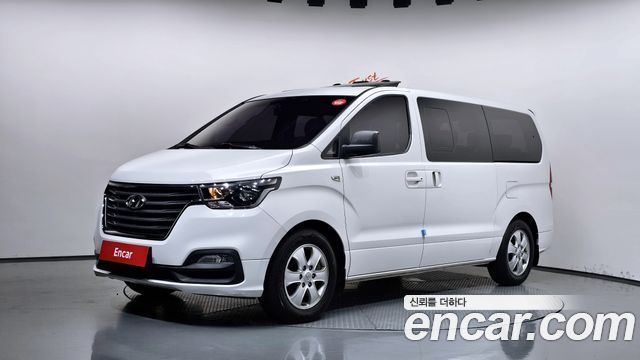 Hyundai Grand Starex Wagon 11-Seater Modern