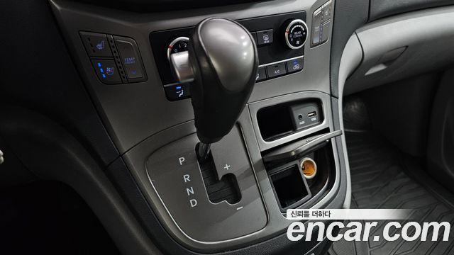 Hyundai Grand Starex Wagon 11-Seater Modern 2019 — фото 9