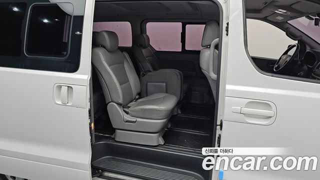 Hyundai Grand Starex Wagon 11-Seater Modern 2019 — фото 12