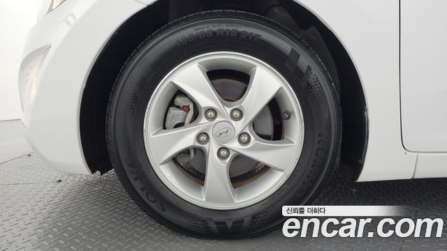 Hyundai Avante 1.6 GDi Smart Standard 2015 — фото 5