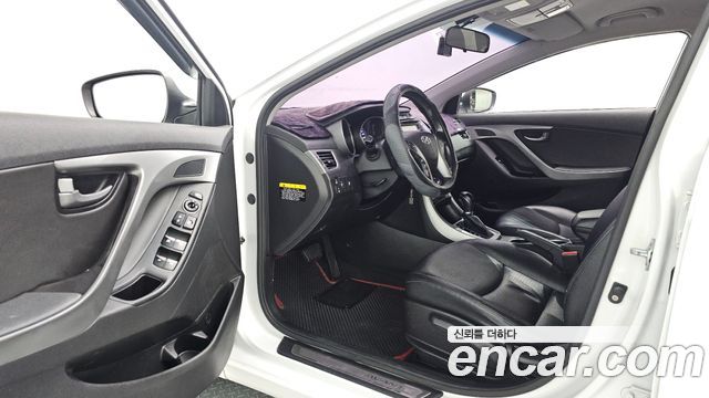 Hyundai Avante 1.6 GDi Smart Standard 2015 — фото 10