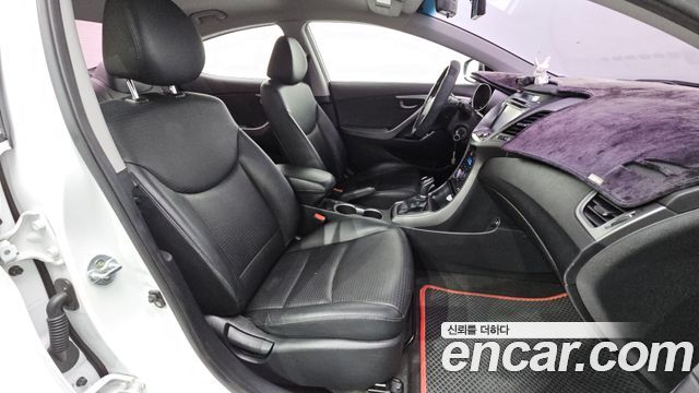 Hyundai Avante 1.6 GDi Smart Standard 2015 — фото 11
