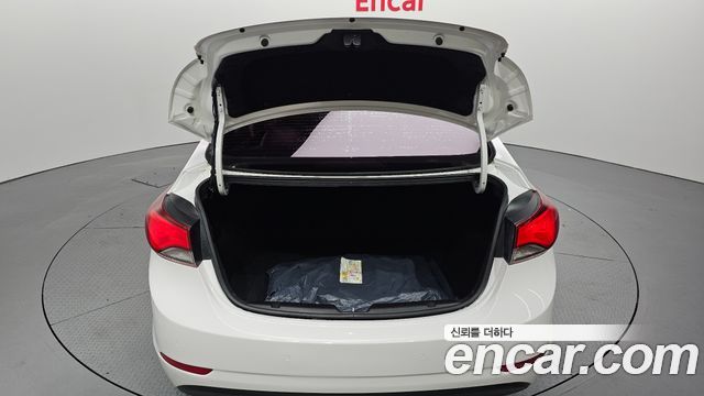 Hyundai Avante 1.6 GDi Smart Standard 2015 — фото 20