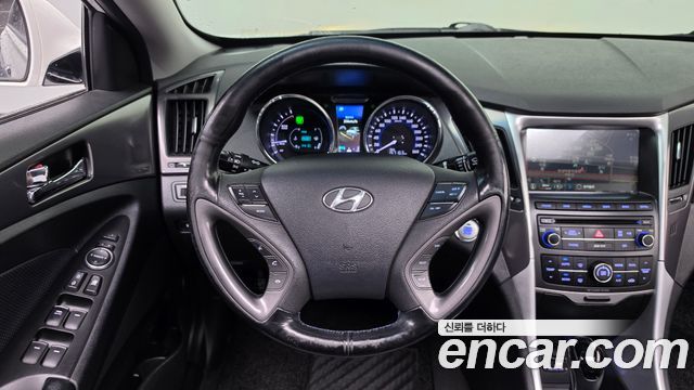 Hyundai Sonata Hybrid 2.0 Modern 2014 — фото 13