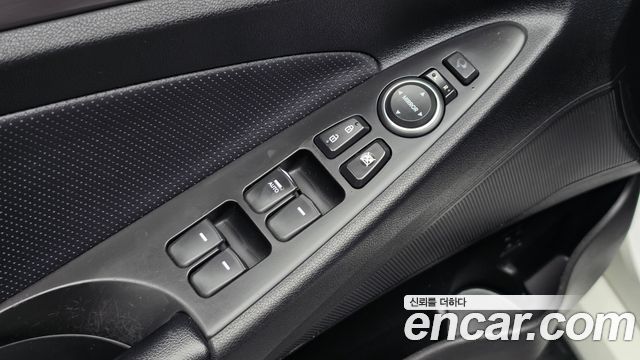 Hyundai Sonata Hybrid 2.0 Modern 2014 — фото 27