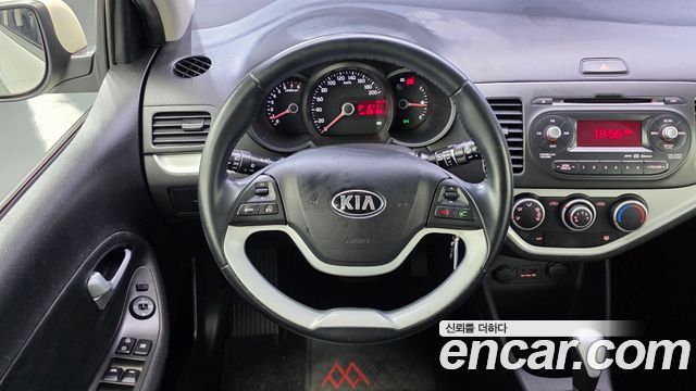 Kia Morning Deluxe Trendy 2015 — фото 17