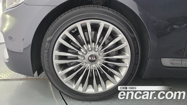 Kia K9 3.8 GDI AWD PlatinumⅢ 2019 — фото 5