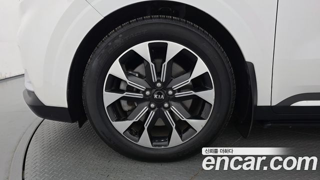 Kia Carnival (IV) Gasoline 7-Seater Signature 2021 — фото 5