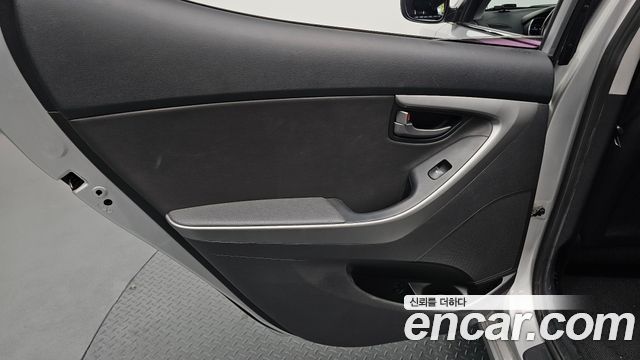 Hyundai Avante 1.6 GDi Smart Standard 2014 — фото 25