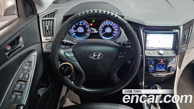Hyundai Sonata The Brilliant LPI Modern 2013 — фото 13