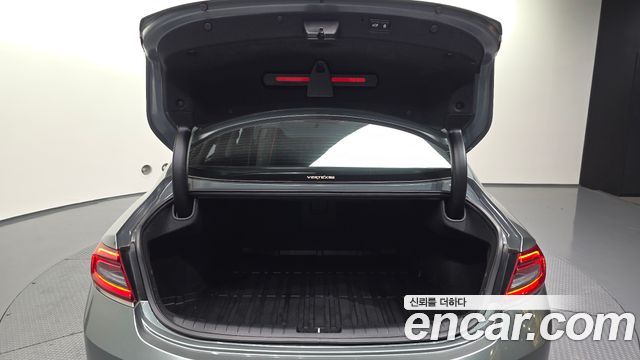 Hyundai Grandeur (IG) 2.4 Premium Special 2017 — фото 20