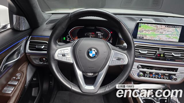 BMW 7 Series (G11) 740d xDrive Design Pure Excellence 2022 — фото 16