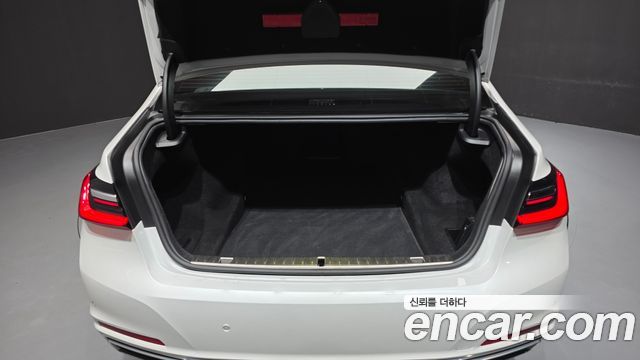 BMW 7 Series (G11) 740d xDrive Design Pure Excellence 2022 — фото 19
