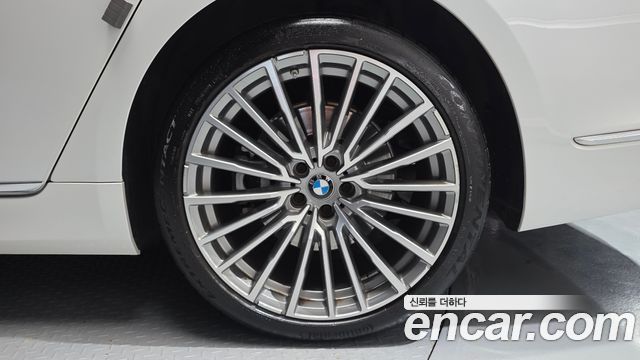 BMW 7 Series (G11) 740d xDrive Design Pure Excellence 2022 — фото 21
