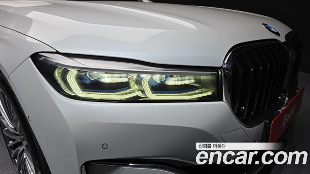 BMW 7 Series (G11) 740d xDrive Design Pure Excellence 2022 — фото 22