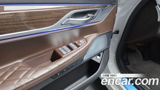 BMW 7 Series (G11) 740d xDrive Design Pure Excellence 2022 — фото 29