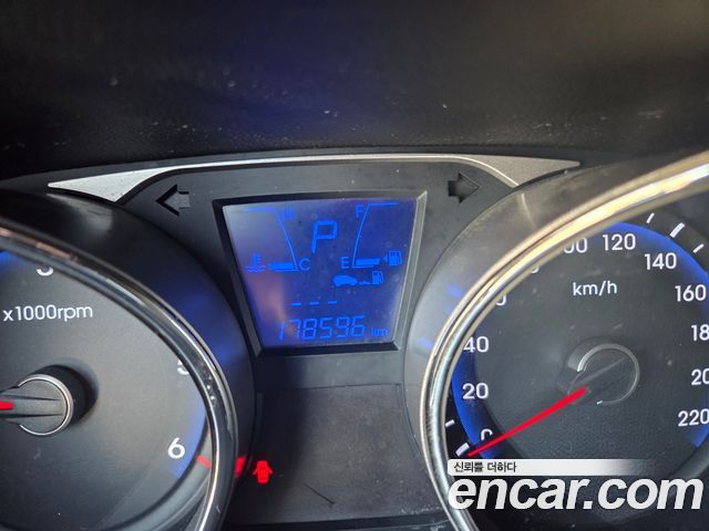Hyundai Tucson ix Diesel 2WD LX20 Luxury 2013 — фото 16