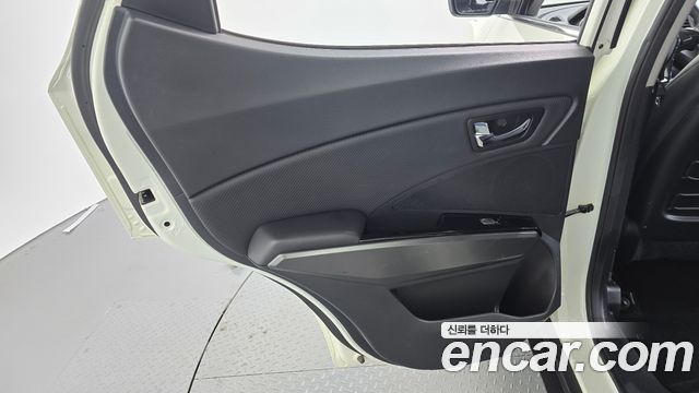 KG Mobility (SsangYong) Tivoli VX 2WD 2017 — фото 25