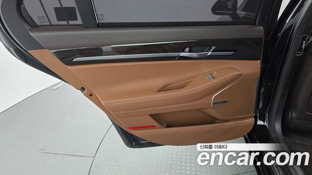 Genesis G90 3.3 T AWD Premium Luxury 2020 — фото 25